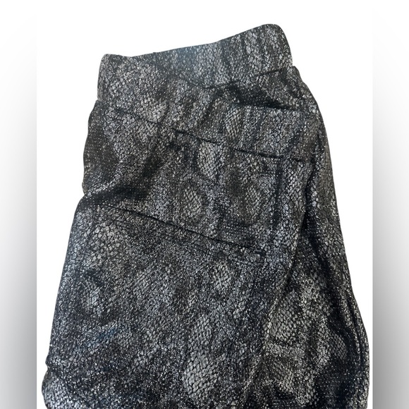 Wisteria Lane Python Bell Bottom Pants Size Large Black Silver Pull On - Picture 7 of 12
